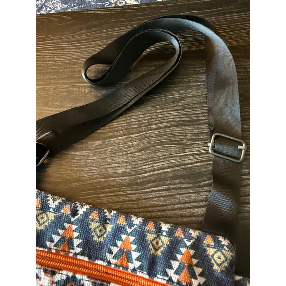 6/$25 Olivia Moss Multicolor Aztec Wanderlust Cross Over Bag - Picture 6 of 9